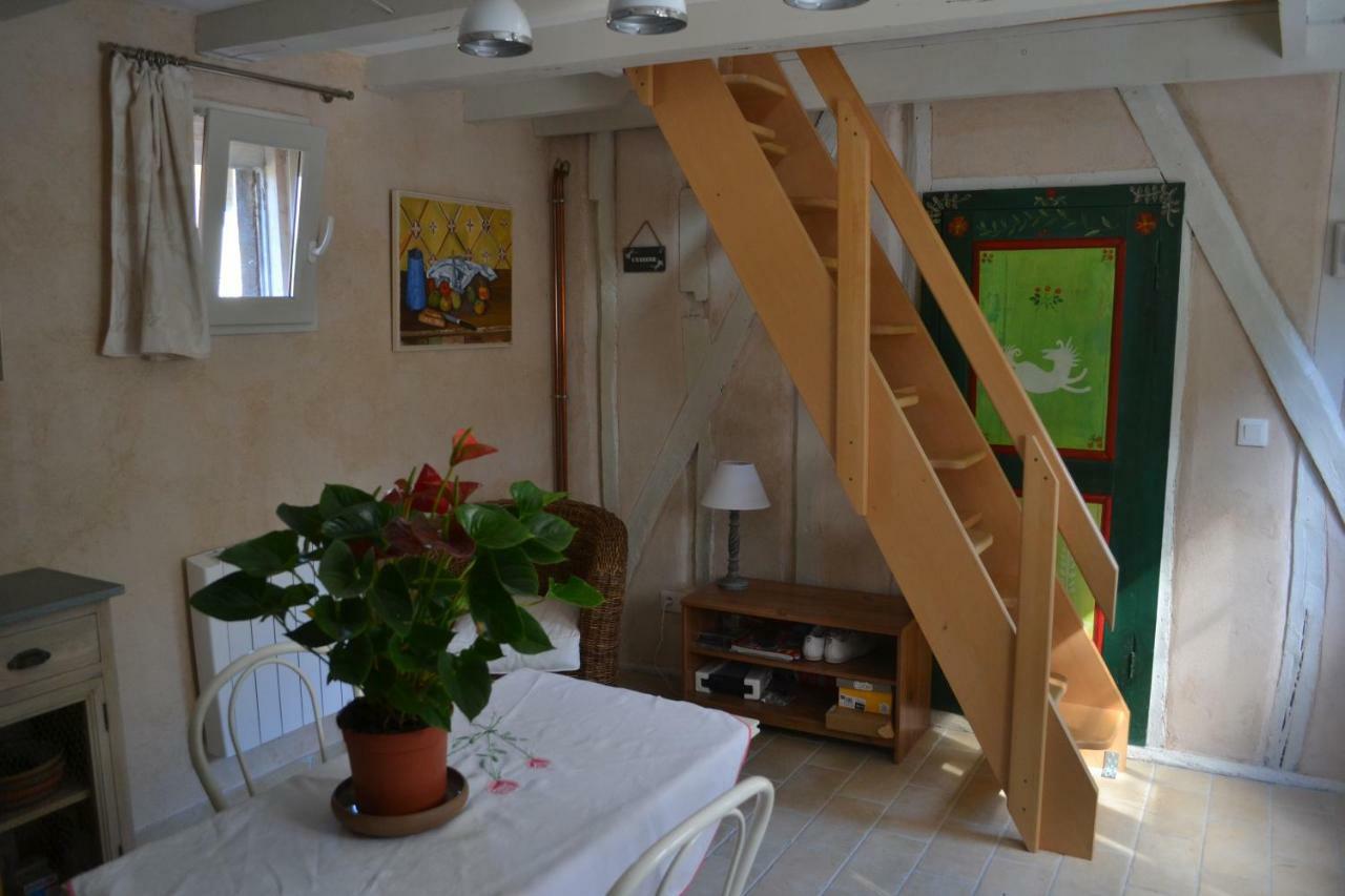 La Licorne Bed & Breakfast Lamarche-Sur-Saone Eksteriør bilde